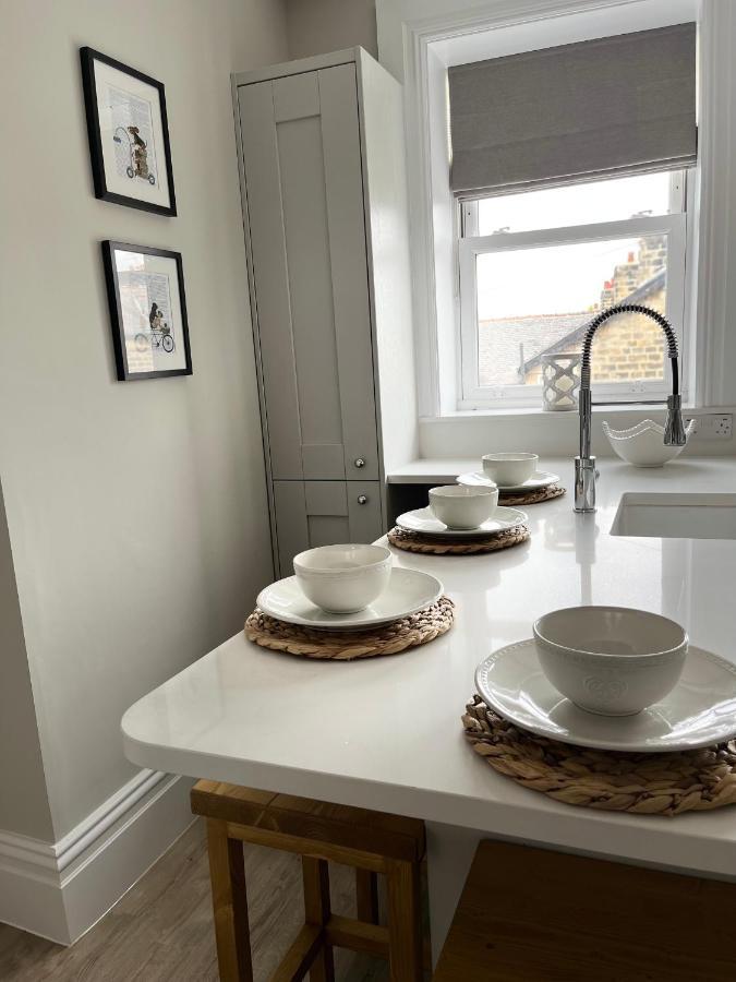 הרוגייט Kings Apartment, 83 Kings Road מראה חיצוני תמונה