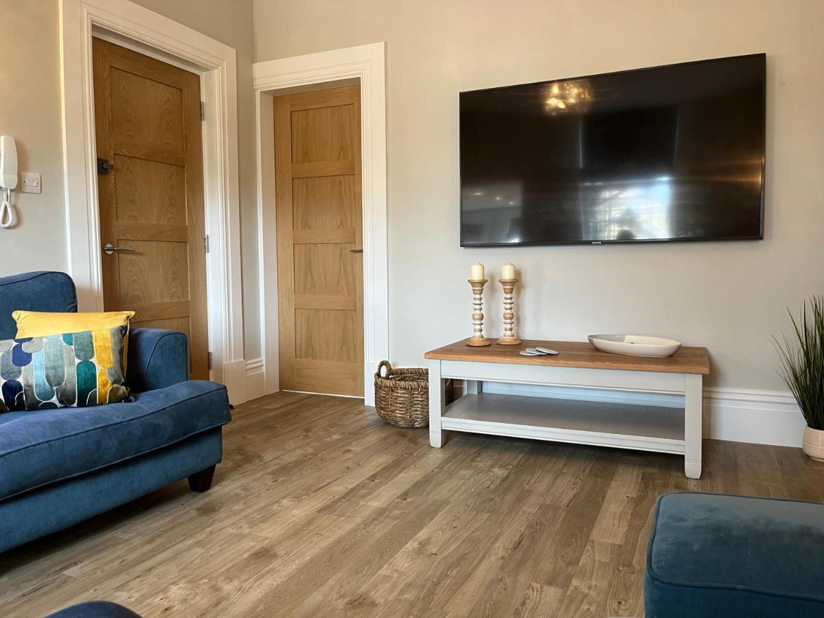 הרוגייט Kings Apartment, 83 Kings Road מראה חיצוני תמונה