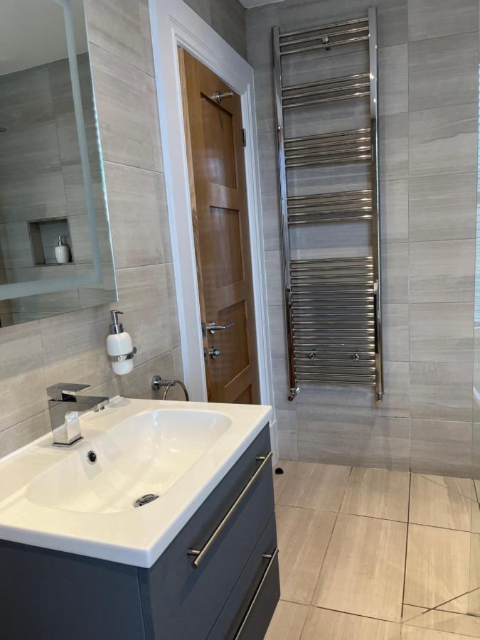 הרוגייט Kings Apartment, 83 Kings Road מראה חיצוני תמונה