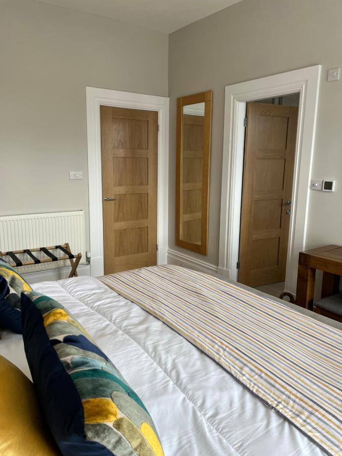 הרוגייט Kings Apartment, 83 Kings Road מראה חיצוני תמונה